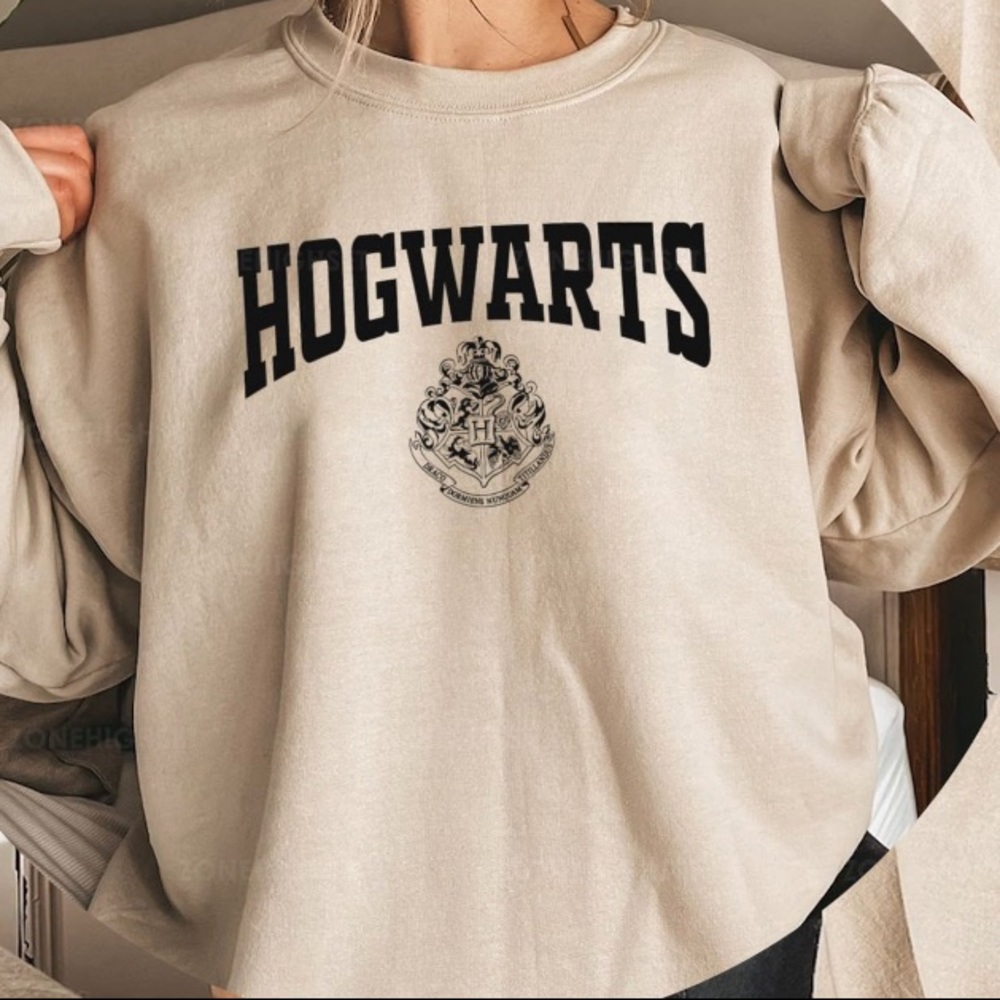 Hogwarts crewneck sweatshirt